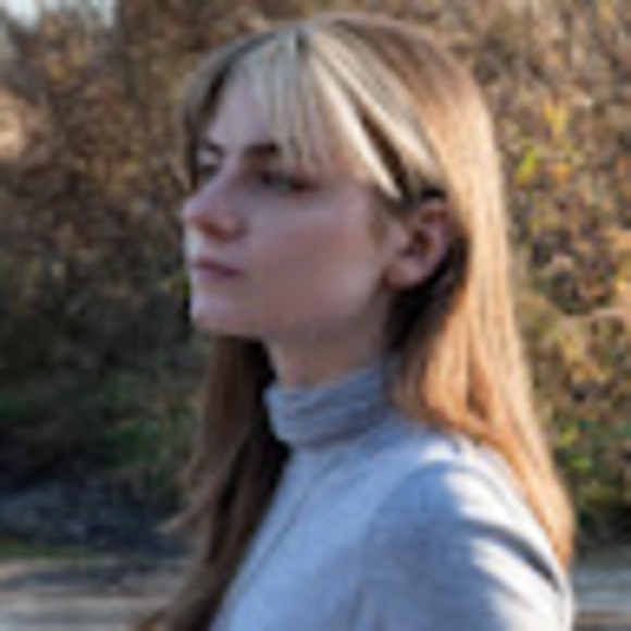 Meet your Posher, Elle - Picture 1 of 1